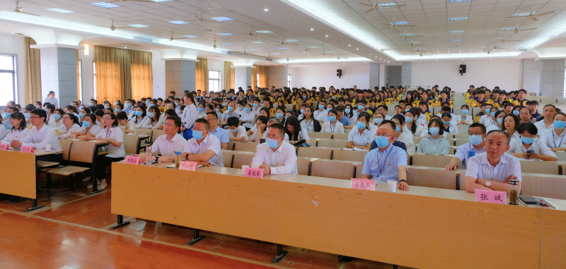 參會(huì)人員.jpg 參會(huì)人員.jpg