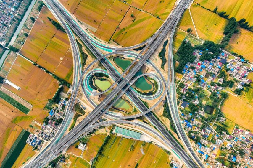 安徽建工自主投資建設(shè)的徐淮阜高速。安徽建工集團(tuán)供圖