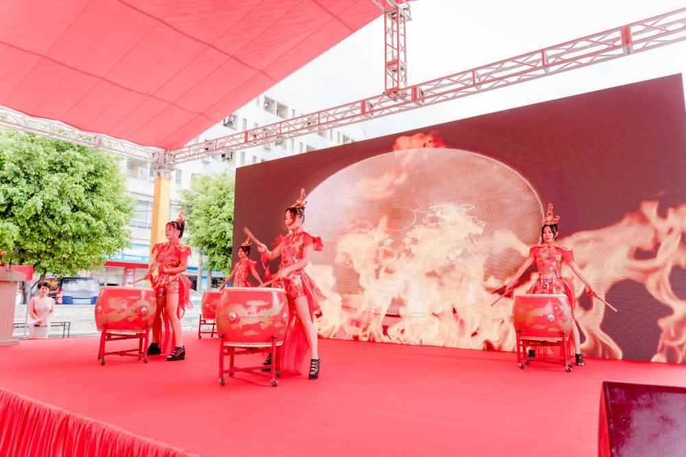 節(jié)目經(jīng)紀(jì)